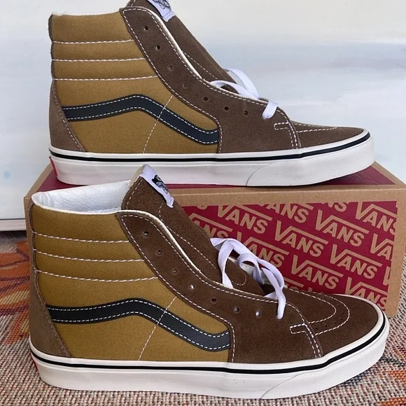 Vans WMNS Sk8-Hi Canvas/Suede Pop Brown/Mu
VN000CMXBF0
Sneakers - Picture 16 of 16